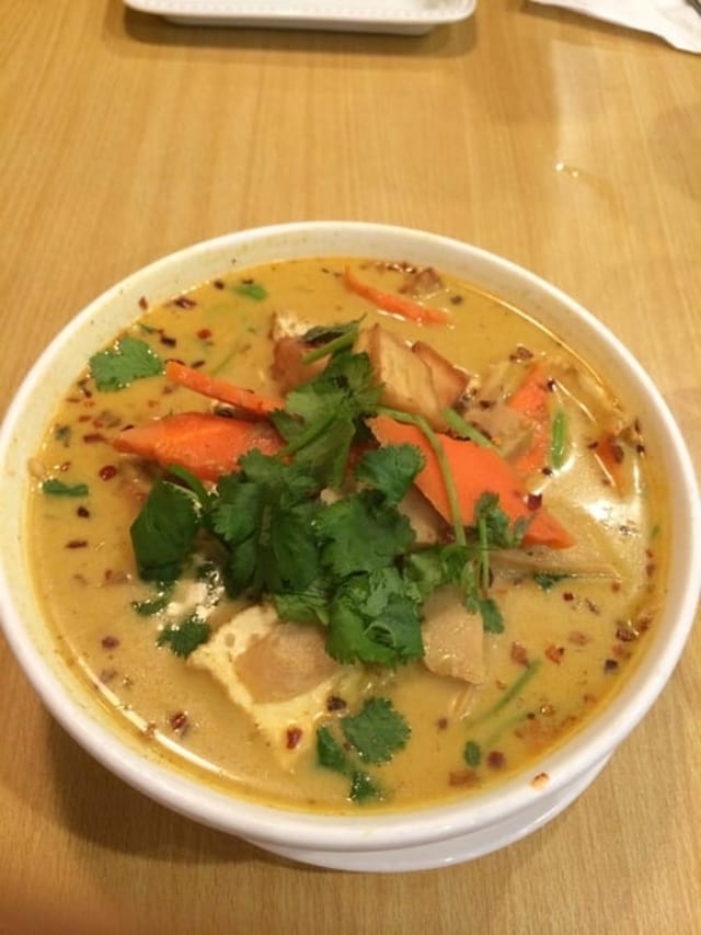 N19. Curry Vermicelli Soup.