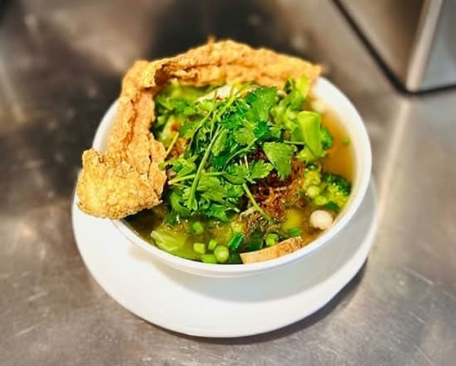 N17. Vegetable Rice Noodle Soup.